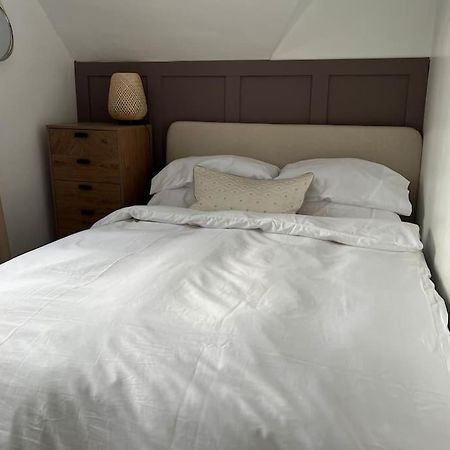 Grade II Listed Victorian Cottage Windsor Exteriör bild